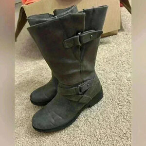 Bare traps Harly boots size 6.5 M
